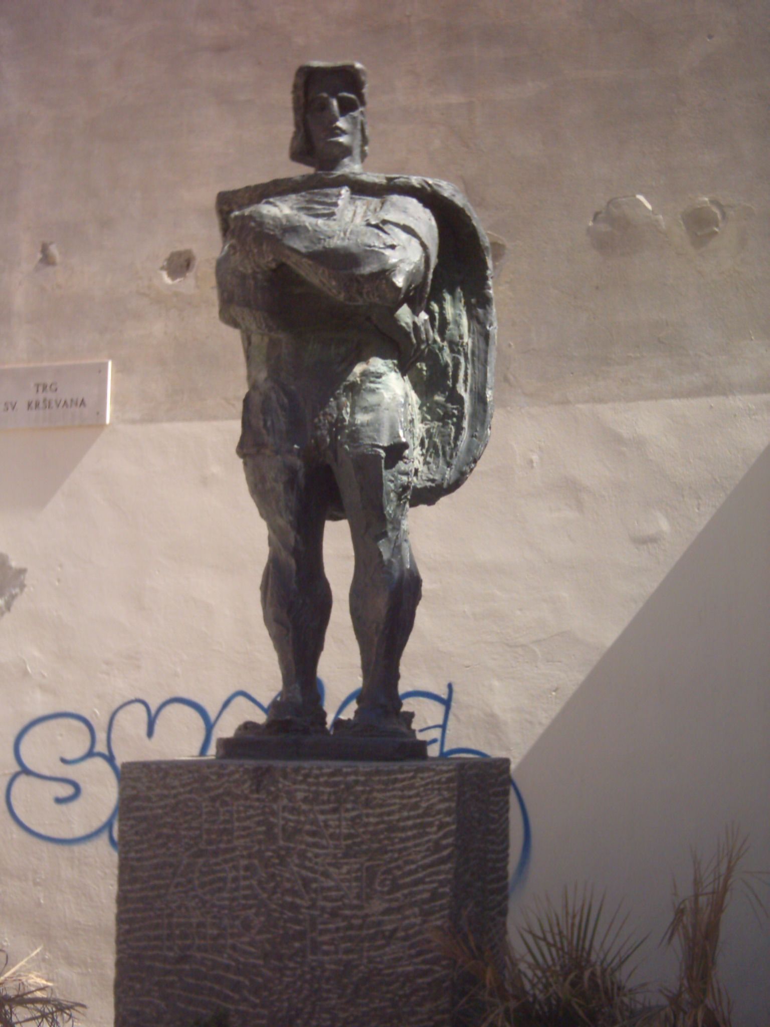 Statue to Petar Zoranić