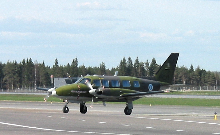 File:Piper Chieftain.jpg