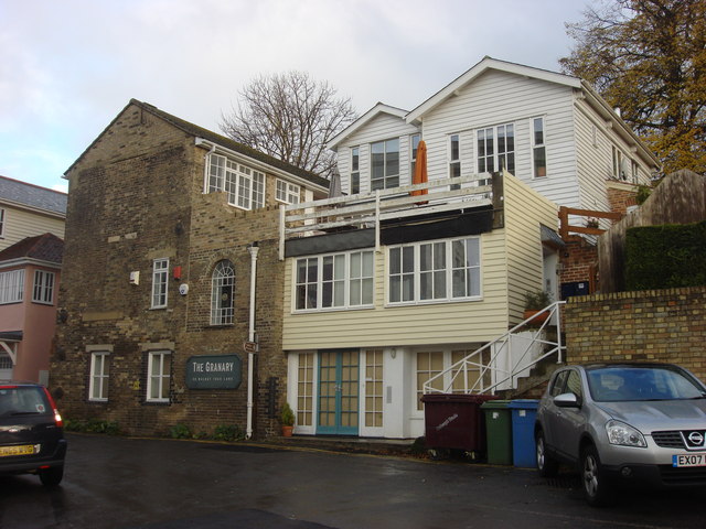 File:The Granary - geograph.org.uk - 1037824.jpg