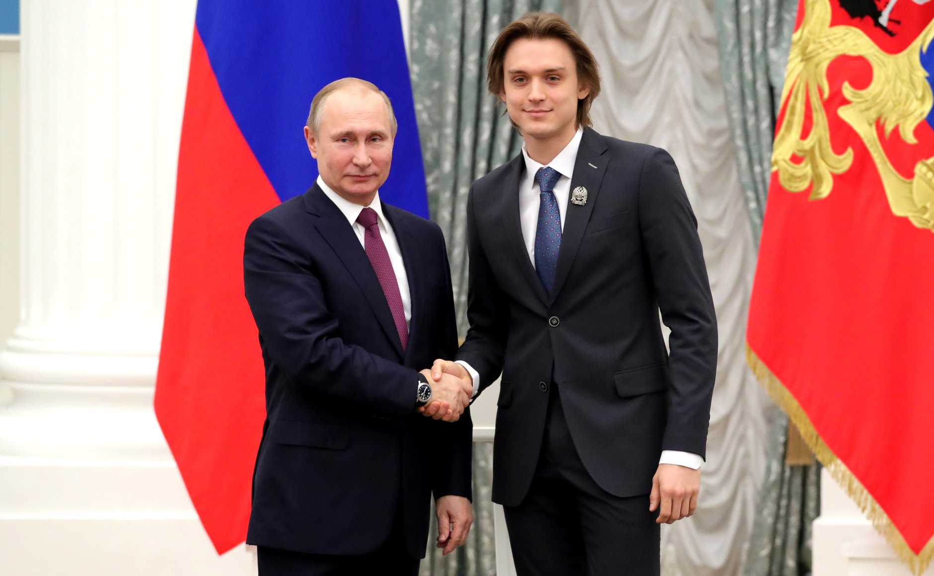 Путин награждает Цискаридзе