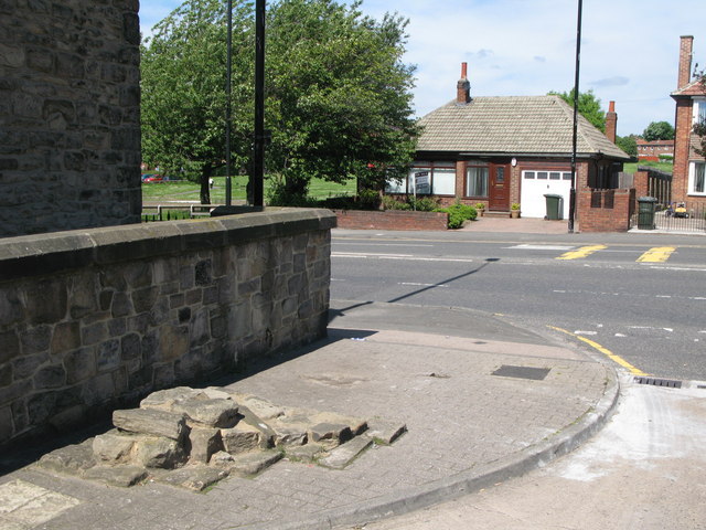 File:(A very small part of) Hadrian's Wall - geograph.org.uk - 837908.jpg