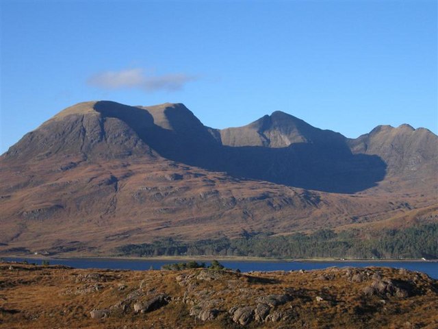 File:Beinn Alligin in Autumn Sunshine - geograph.org.uk - 144409.jpg