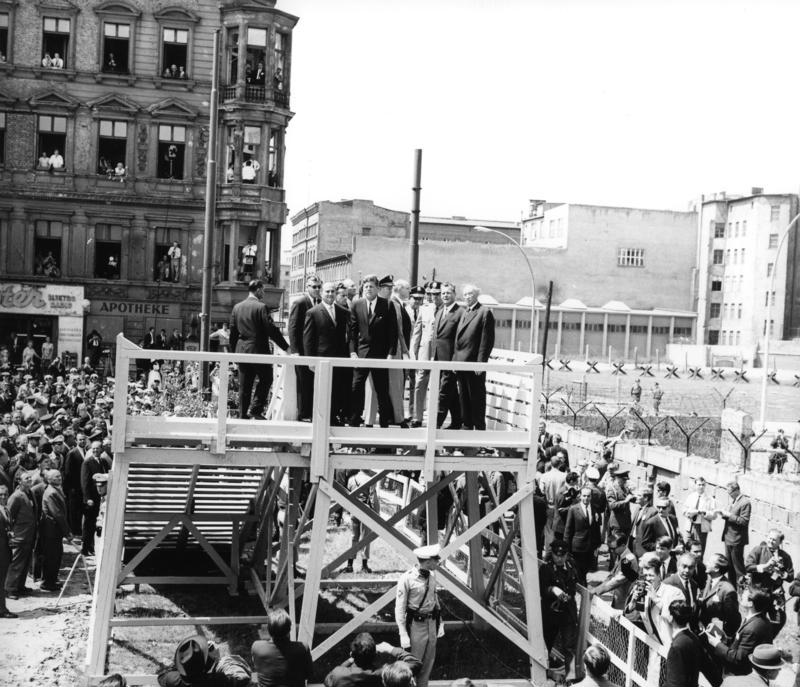 Kennedy at Checkpoint Charlie 6 Sizes! Details about   New Photo: Pres John F Berlin Wall 