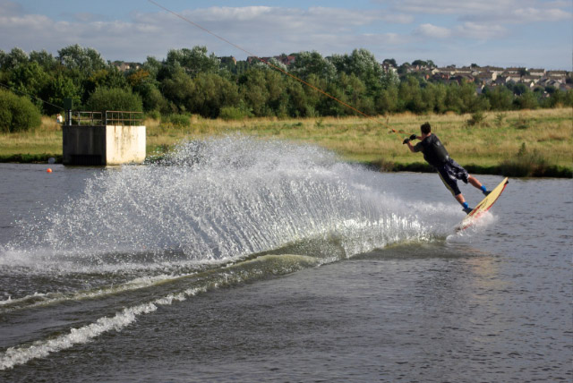 File:Cable Waterskiing, Rother Valley Country Park - geograph.org.uk - 538842.jpg