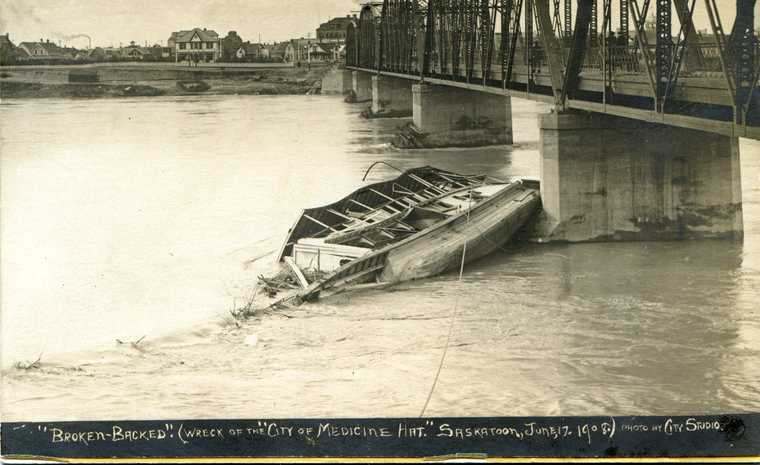 File:City of Medicine Hat wreck -a.jpg