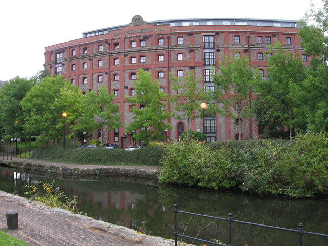 File:Former grain warehouse, Atlantic Wharf - geograph.org.uk - 1470952.jpg