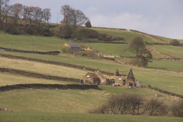 File:Hole-i'-th'-Ellers - geograph.org.uk - 143606.jpg