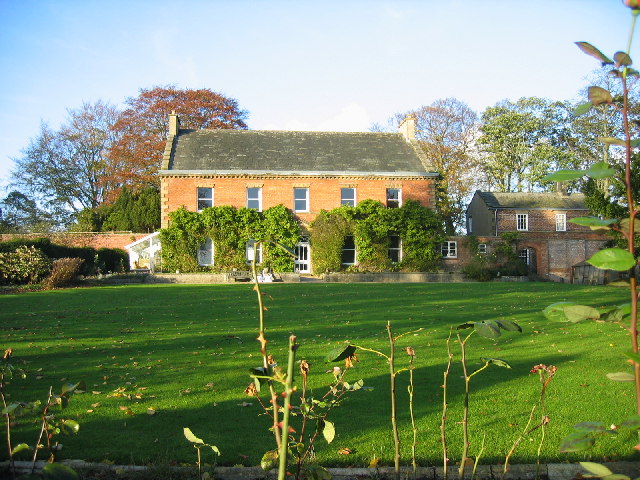 File:Humshaugh House - geograph.org.uk - 98929.jpg