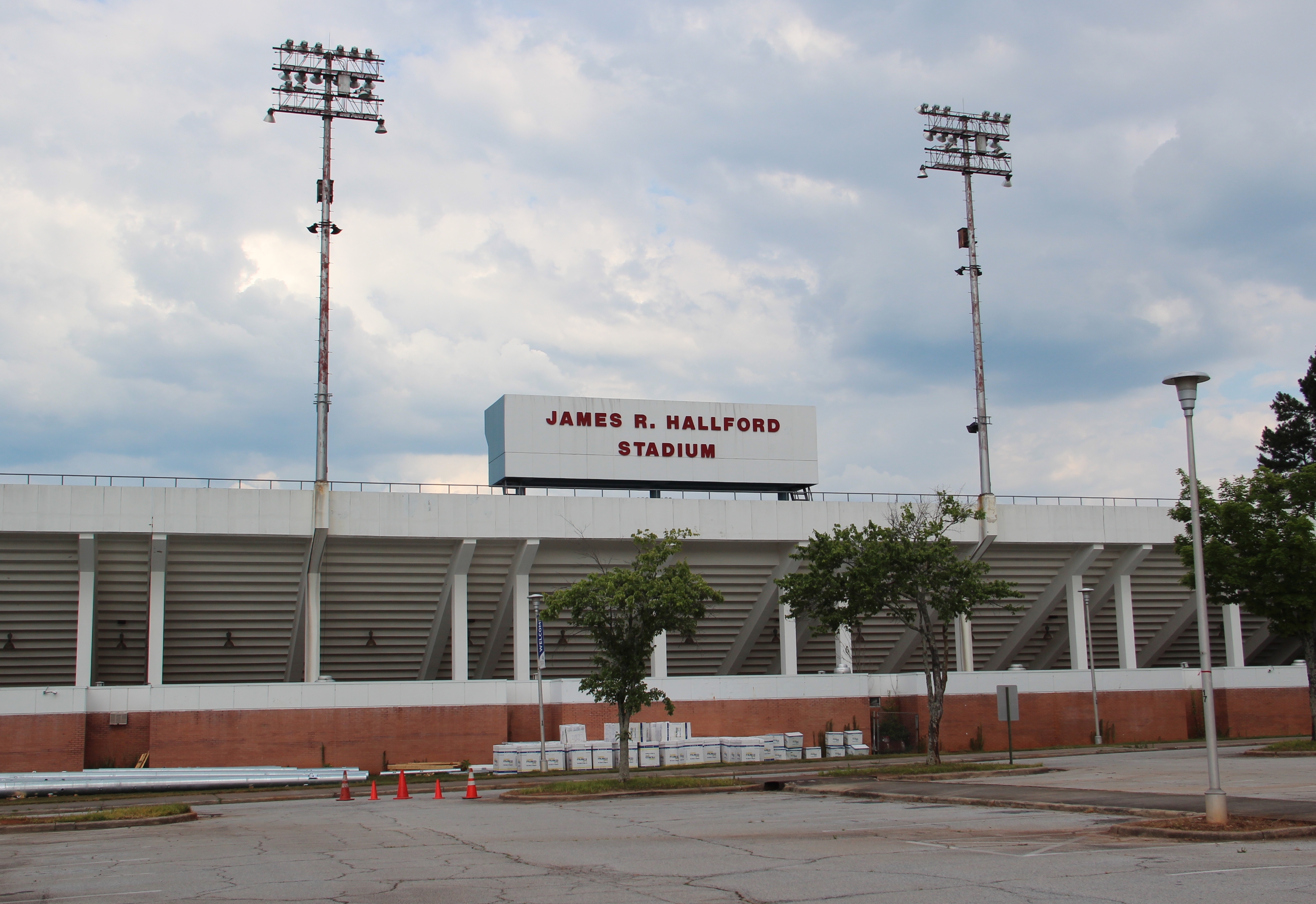 James R. Hallford Stadium - Wikipedia