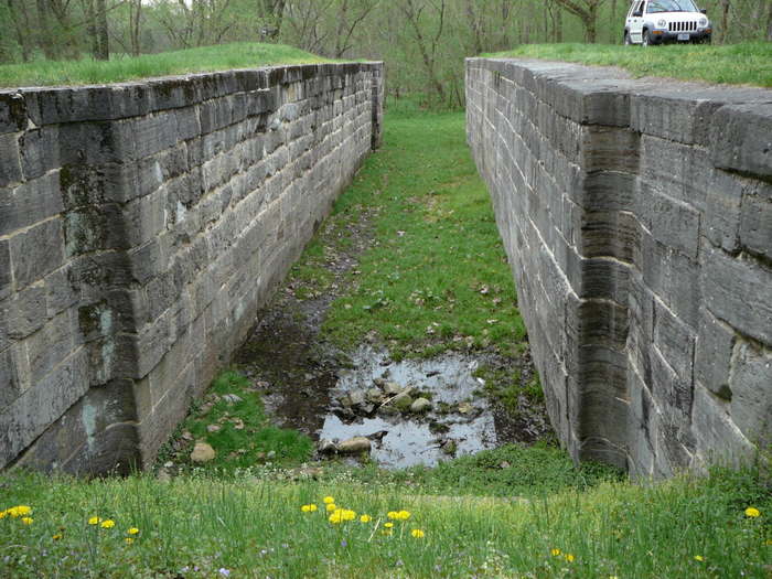 File:Lock 40 on C and O from NPS.jpg