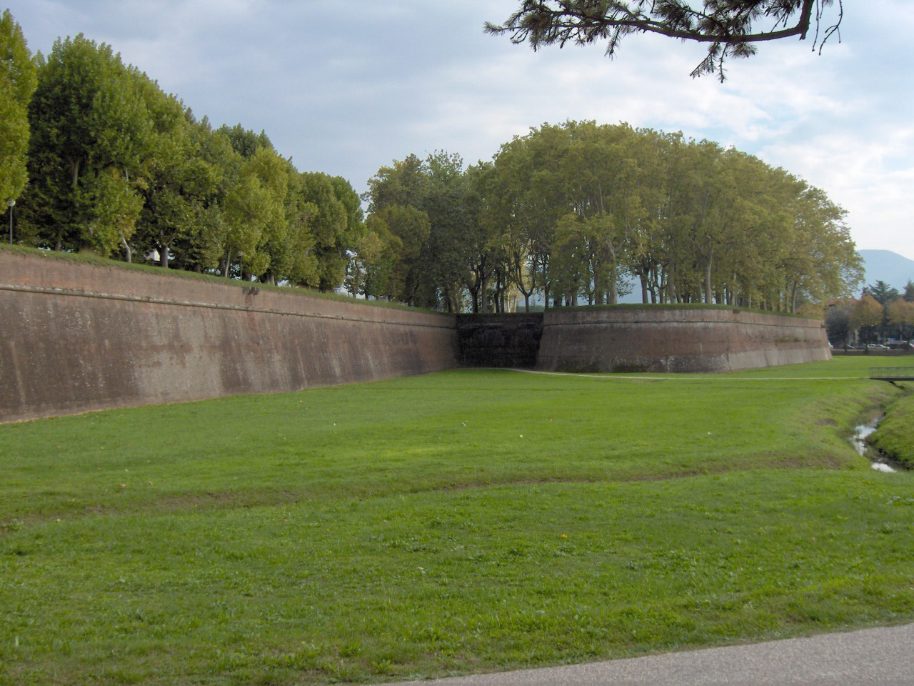 Lucca walls in Lucca