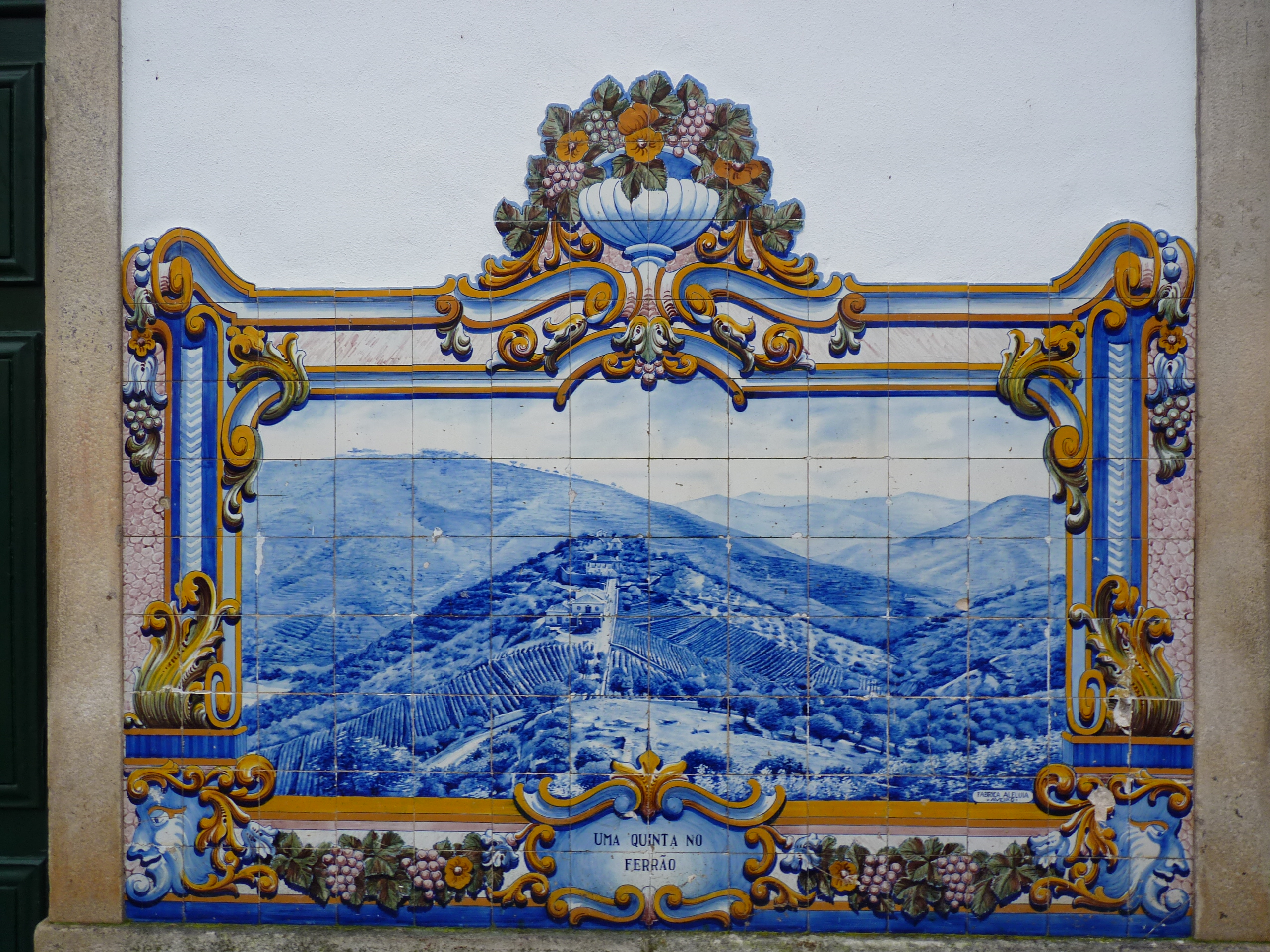 File:Painel de Azuleijo Quinta da região vinhateira em Pinhão.jpg - Wikimedia Commons