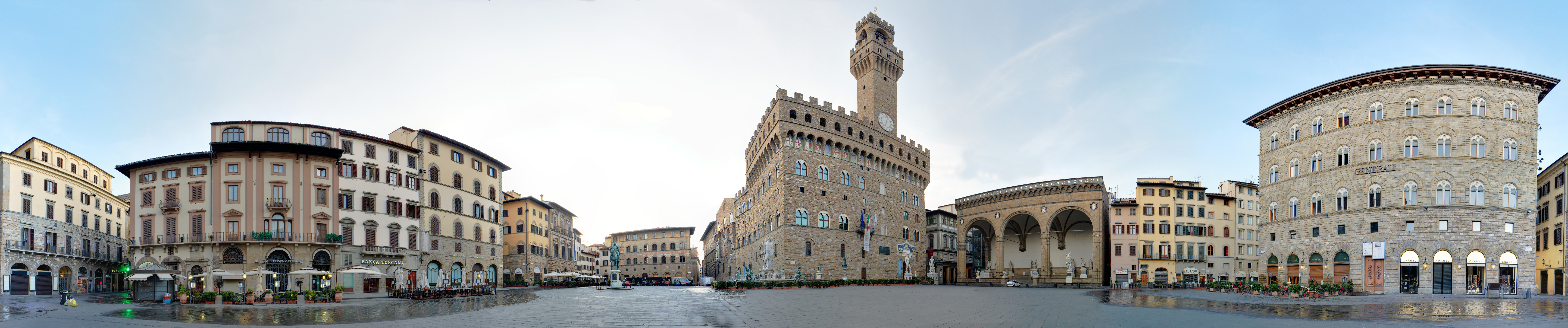 Piazza della Signoria panoramic view small.jpg