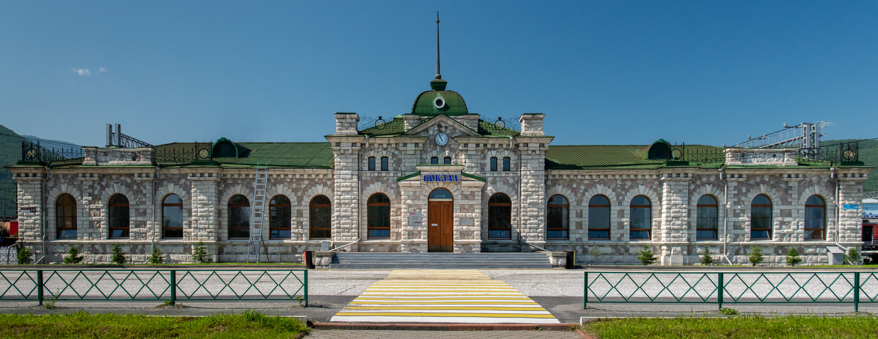 Файл:Slyudyanka railway station.jpg — Википедия