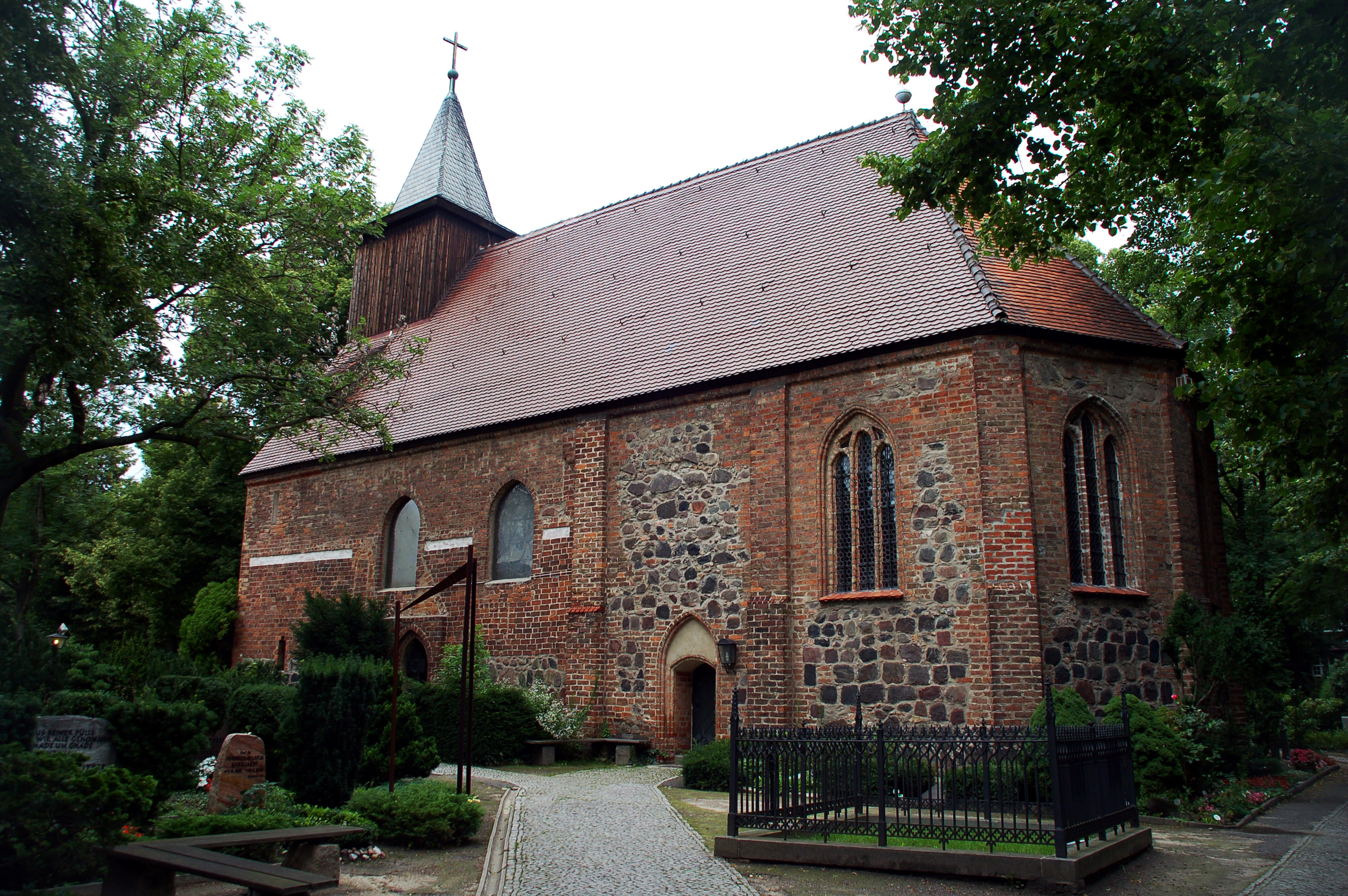 St.-Annen-Church.Berlin-Dahlem2007.jpg