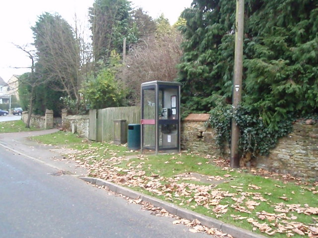 File:Telephone box in Walgrave - geograph.org.uk - 1100641.jpg