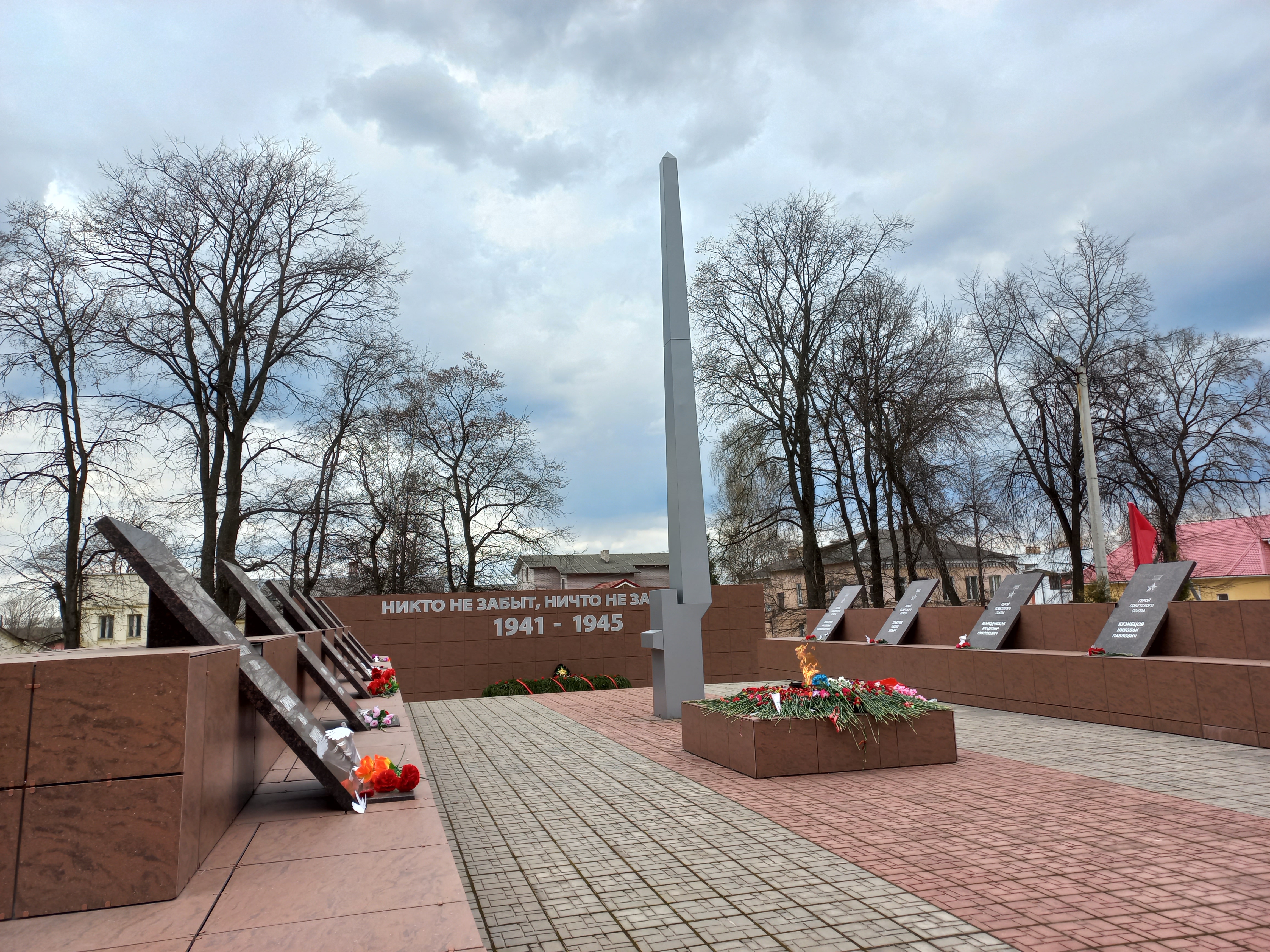 Монумент Победы Глазов. Монумент Победы Копейск. Памятник Победы Талдом. Памятник Победы Среднеуральск.