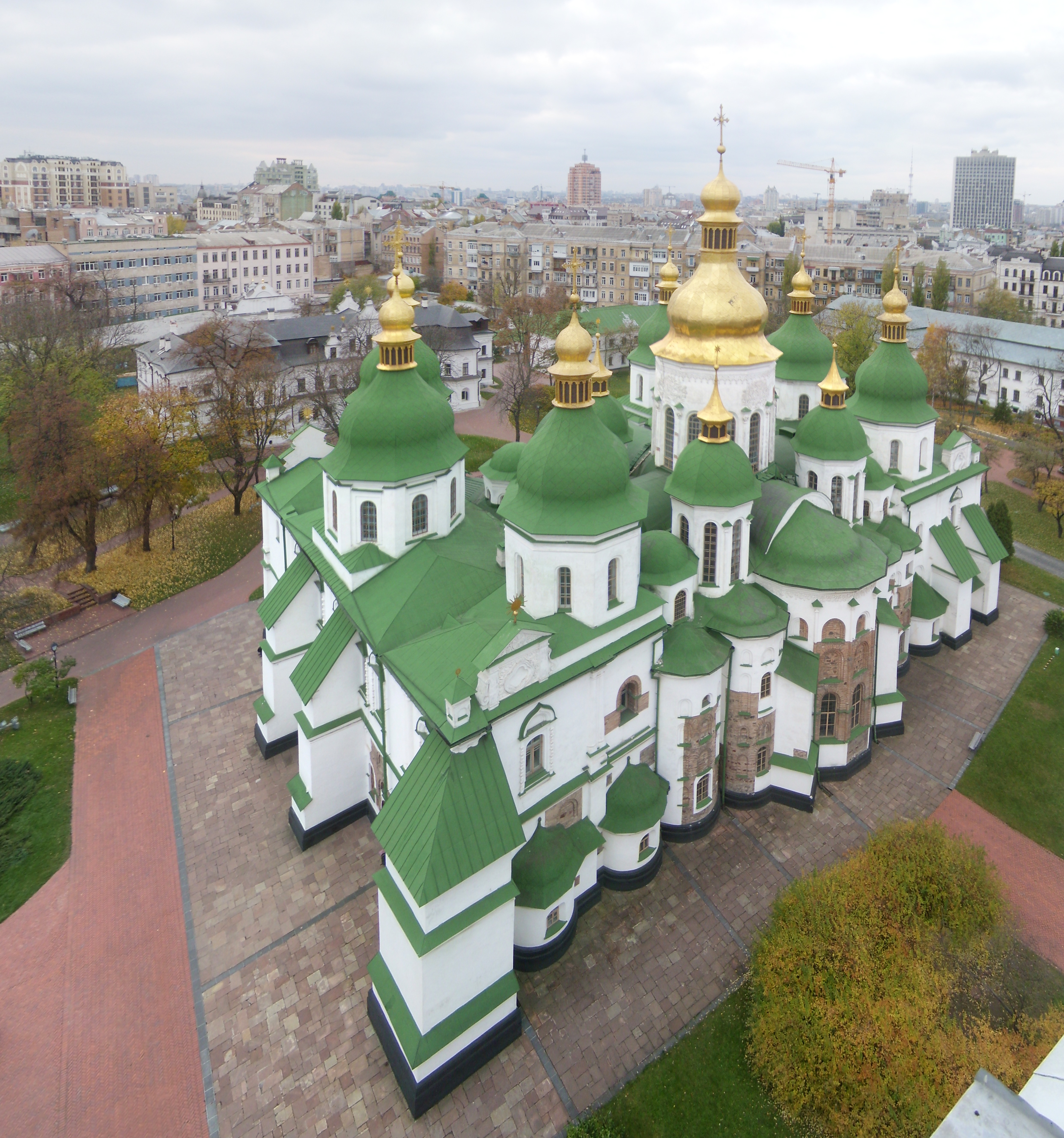 Святой киева. София Киевская храм. Софийский собор в Киеве Архитектор. Киевский собор Святой Софии. Собор Святой Софии в Киеве 1037.