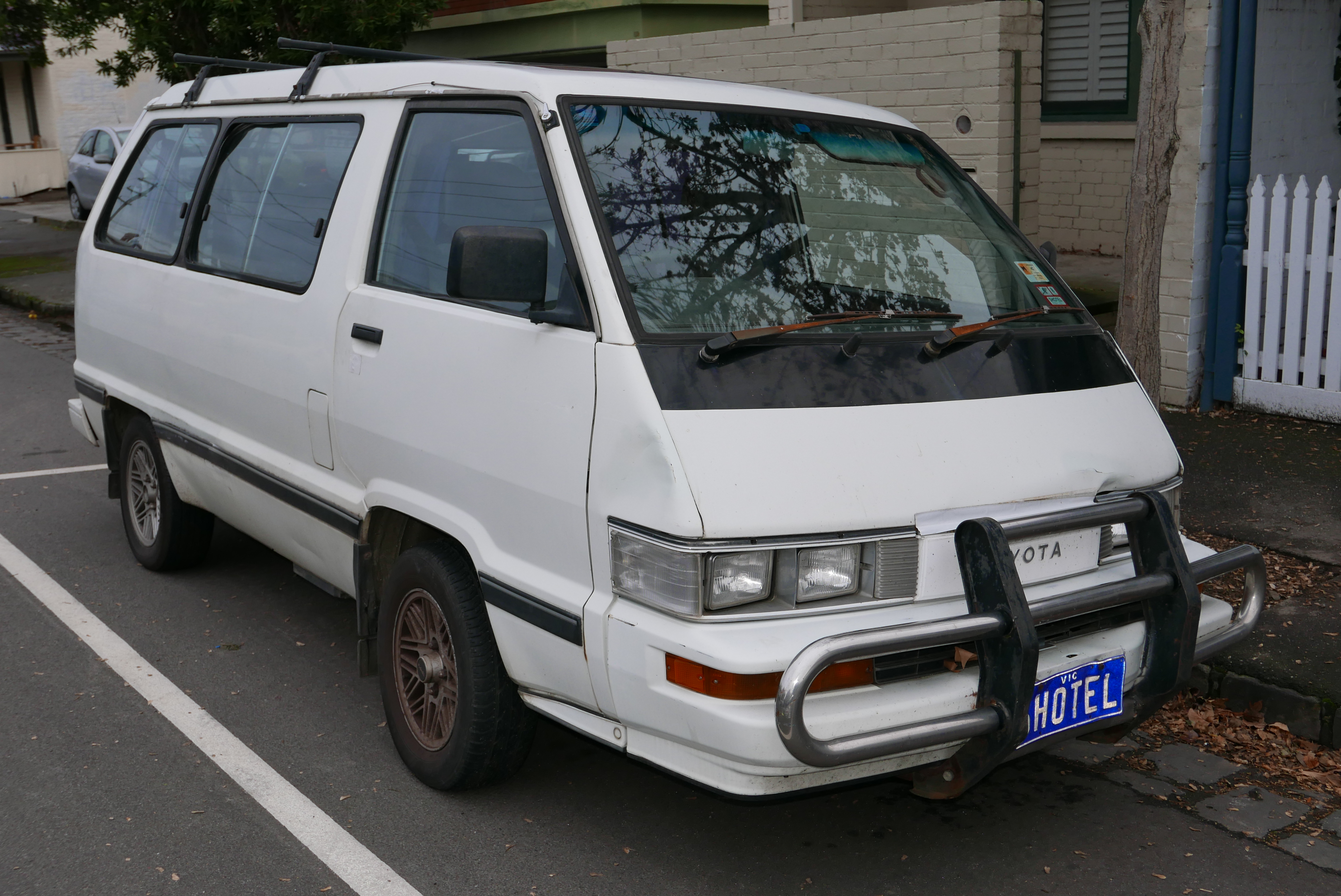 tarago van