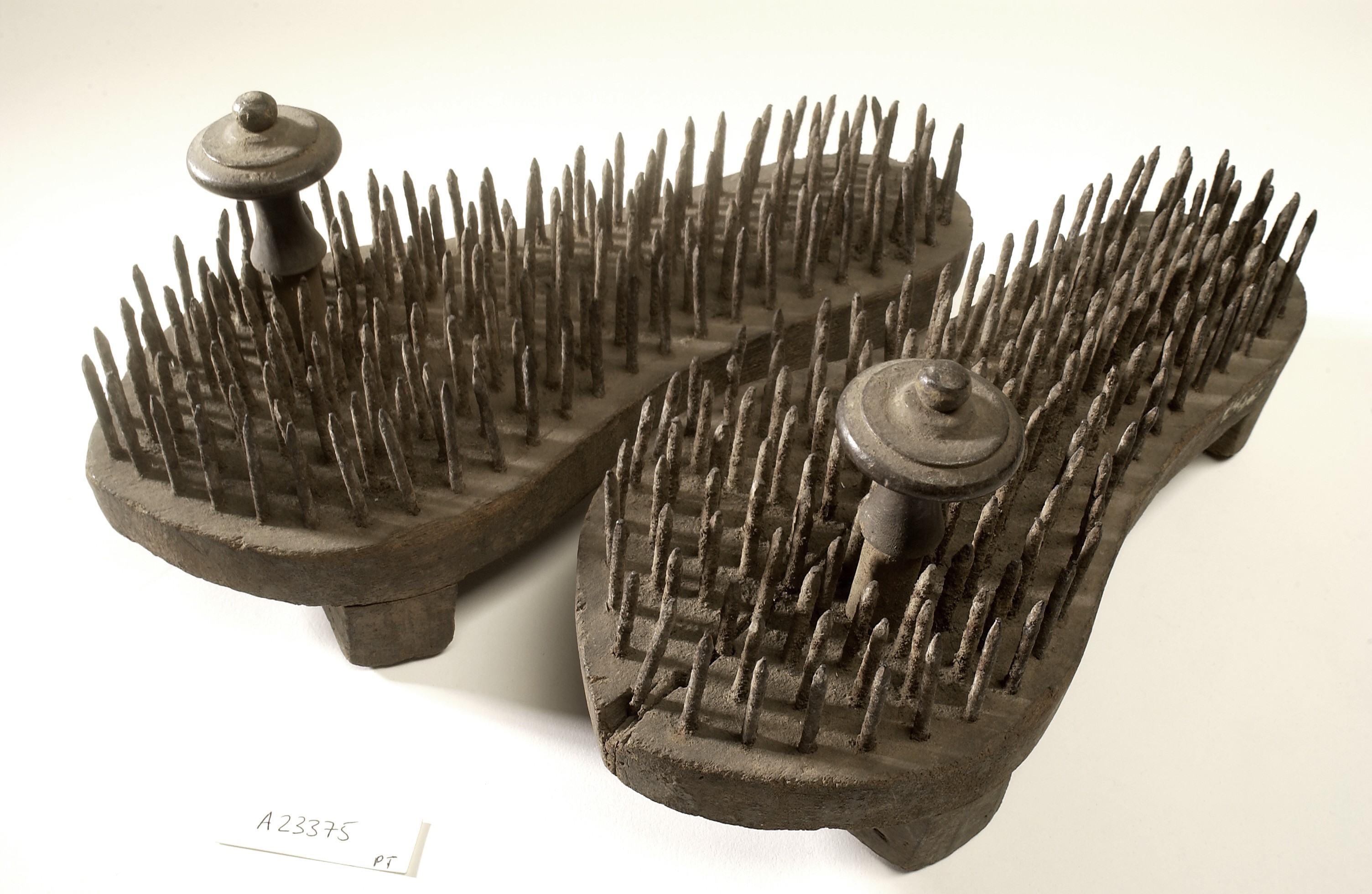 File:A pair of fakir's sandals with iron spikes. Wellcome L0036082.jpg -  Wikimedia Commons