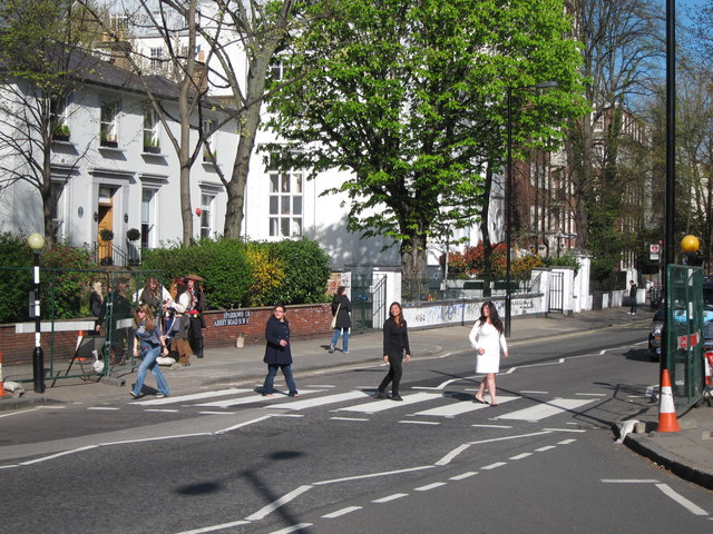 File:Abbey Road crossing - geograph.org.uk - 2904266.jpg