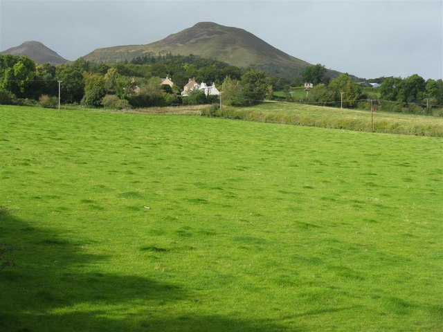 File:Across the fields to Eildon - geograph.org.uk - 1518728.jpg