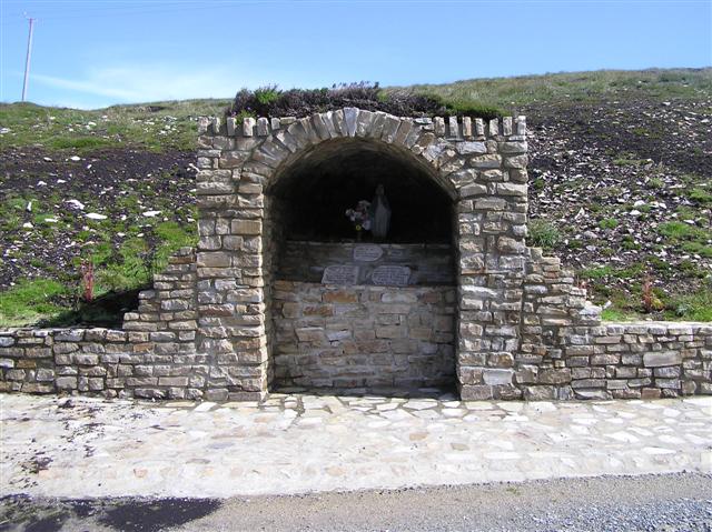 File:Aranmore Island - geograph.org.uk - 500750.jpg