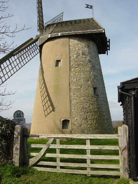 Bembridge Windmill - geograph.org.uk - 64095.jpg