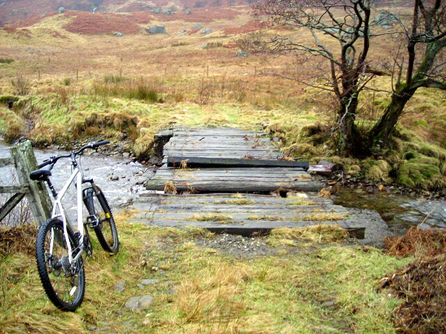 File:Bridge over Glengyle Water - geograph.org.uk - 689558.jpg