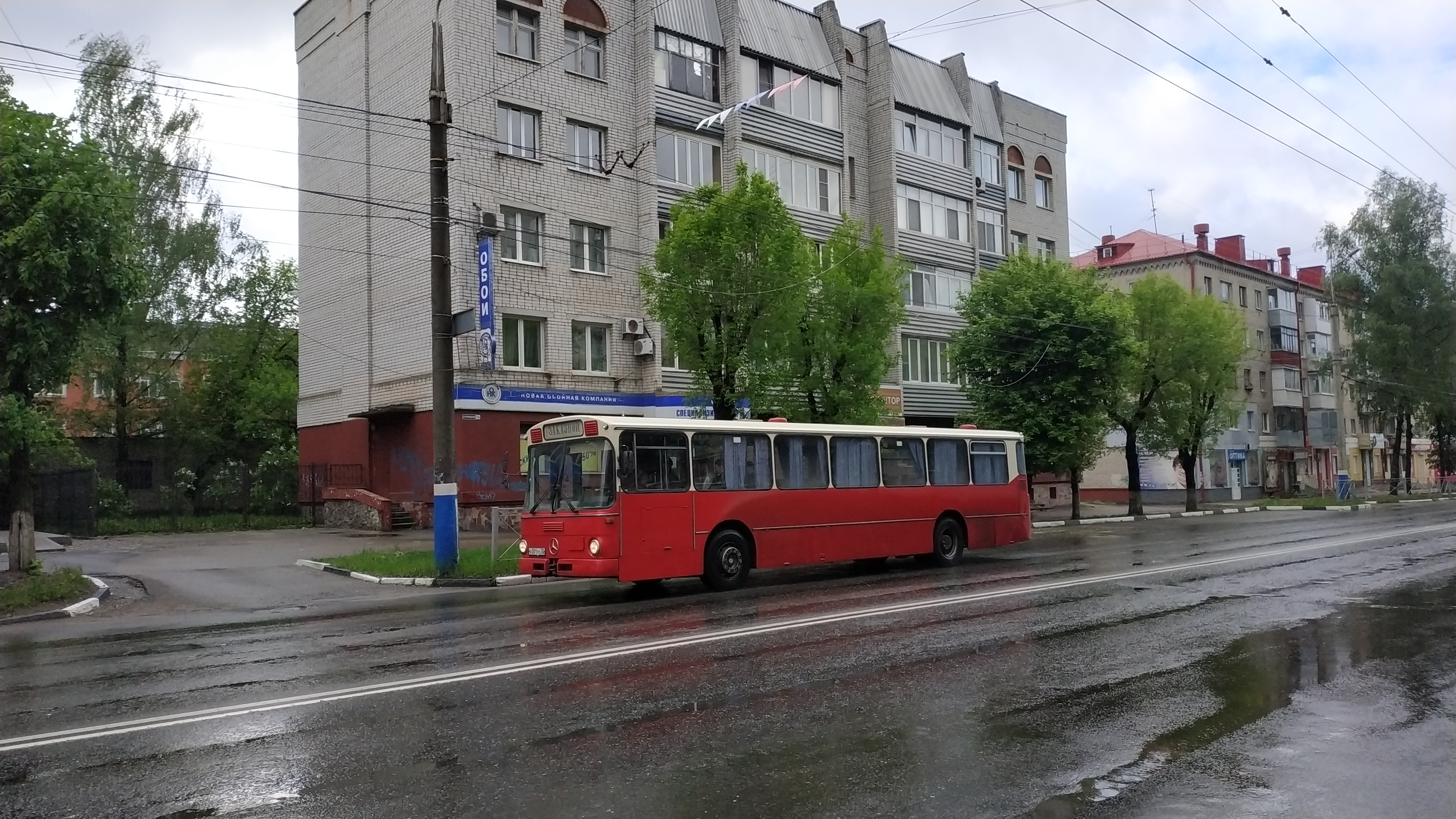 Красная гора брянск автовокзал. Автобусы Брянск 90. Улица мира 96 Брянск. Остановка набережная Брянск. 12 Автобус Брянск.