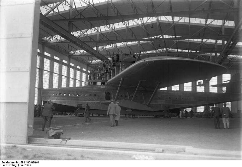 File:Bundesarchiv Bild 102-08048, Flugschiff Do X im Hangar.jpg