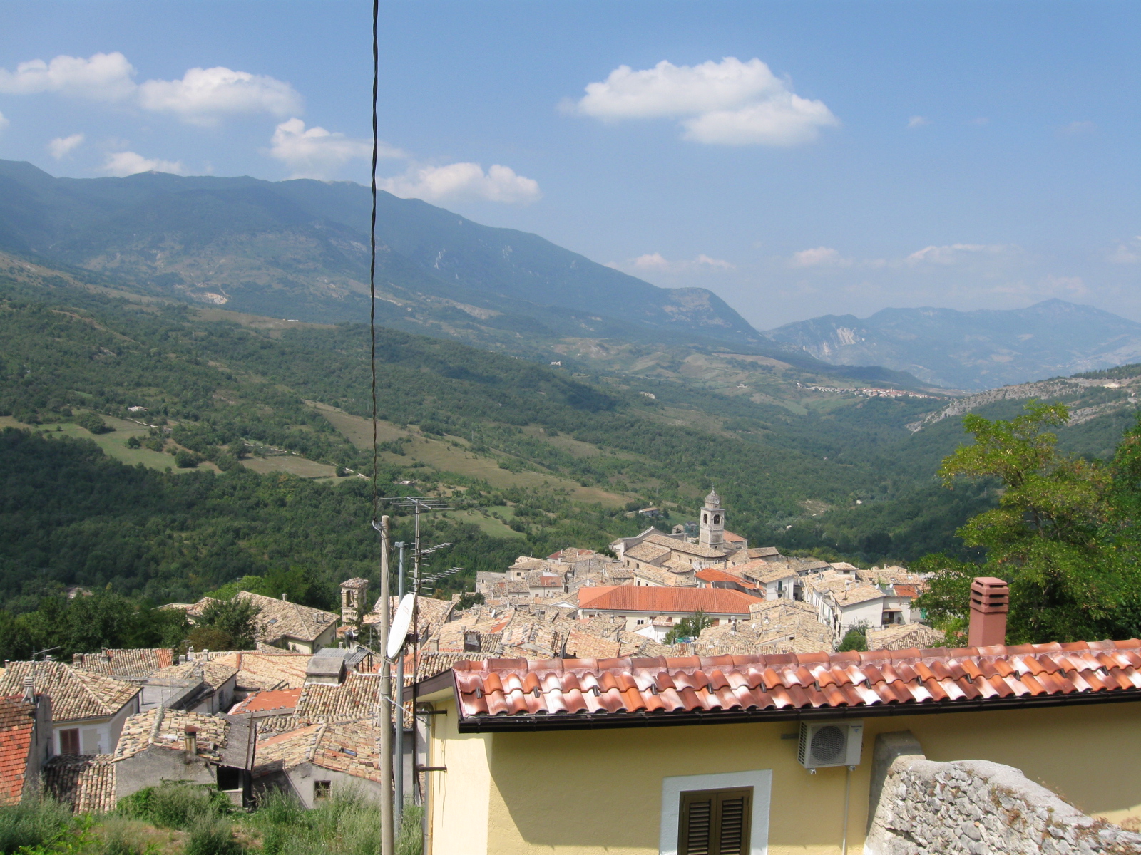 File:Caramanico Terme, Abruzzo - panoramio.jpg - Wikimedia Commons