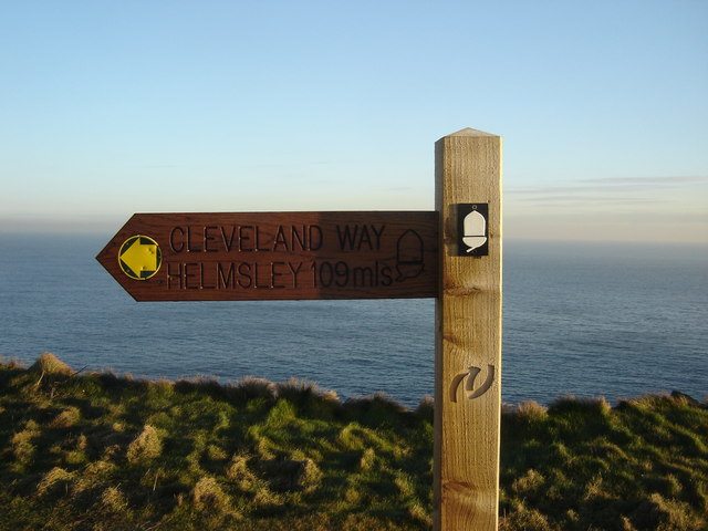 File:Cleveland Way Signpost. - geograph.org.uk - 1036366.jpg