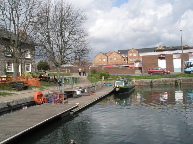 File:Egremont moored within Chichester Canal basin - geograph.org.uk - 758469.jpg