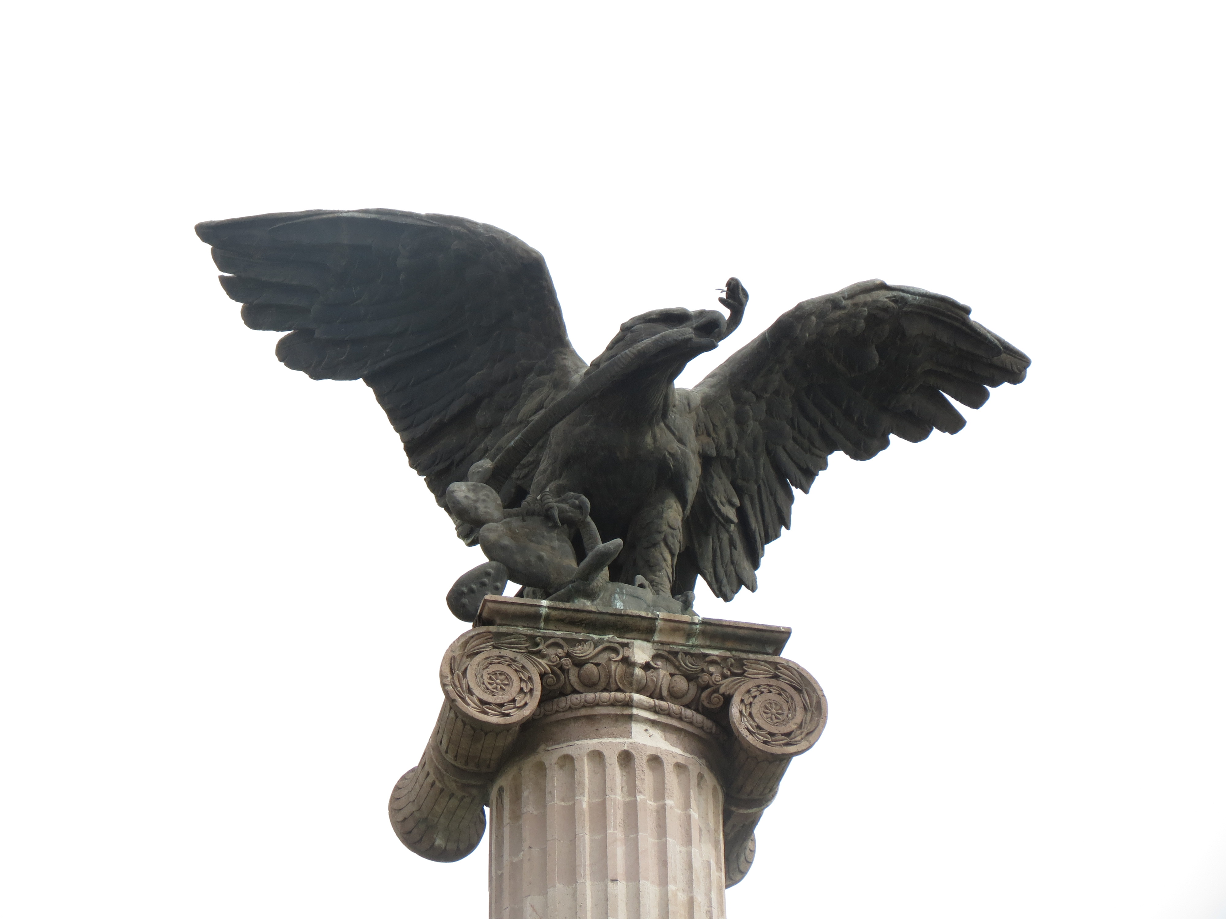 File:El águila republicana, en la Exedra de la Plaza patria de  Aguascalientes  - Wikimedia Commons