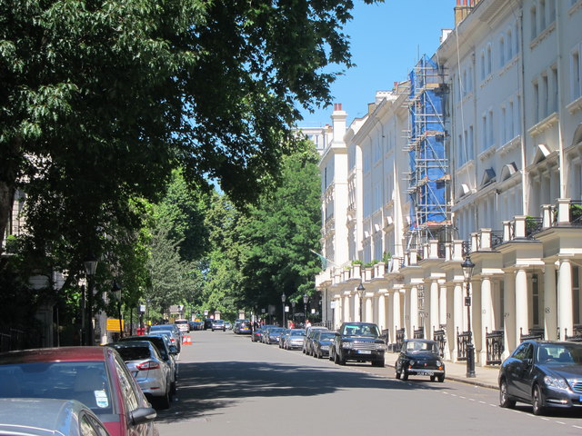 File:Ennismore Gardens (geograph 2482101).jpg