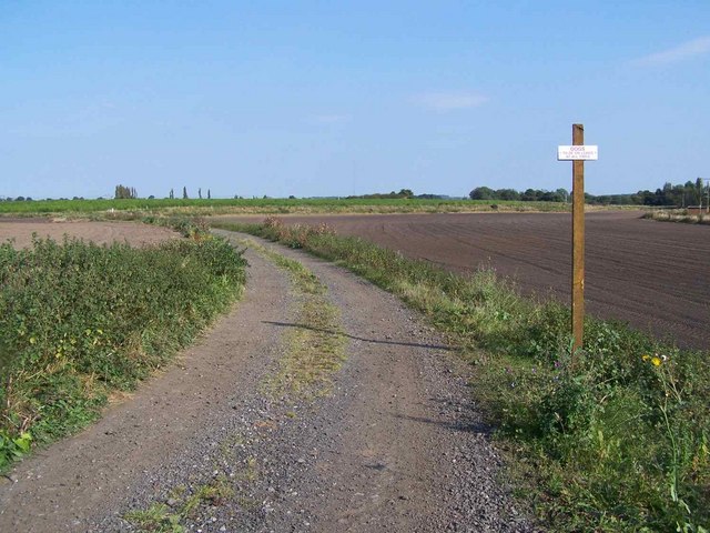 Footpath Near Shenstone - geograph.org.uk - 1495131