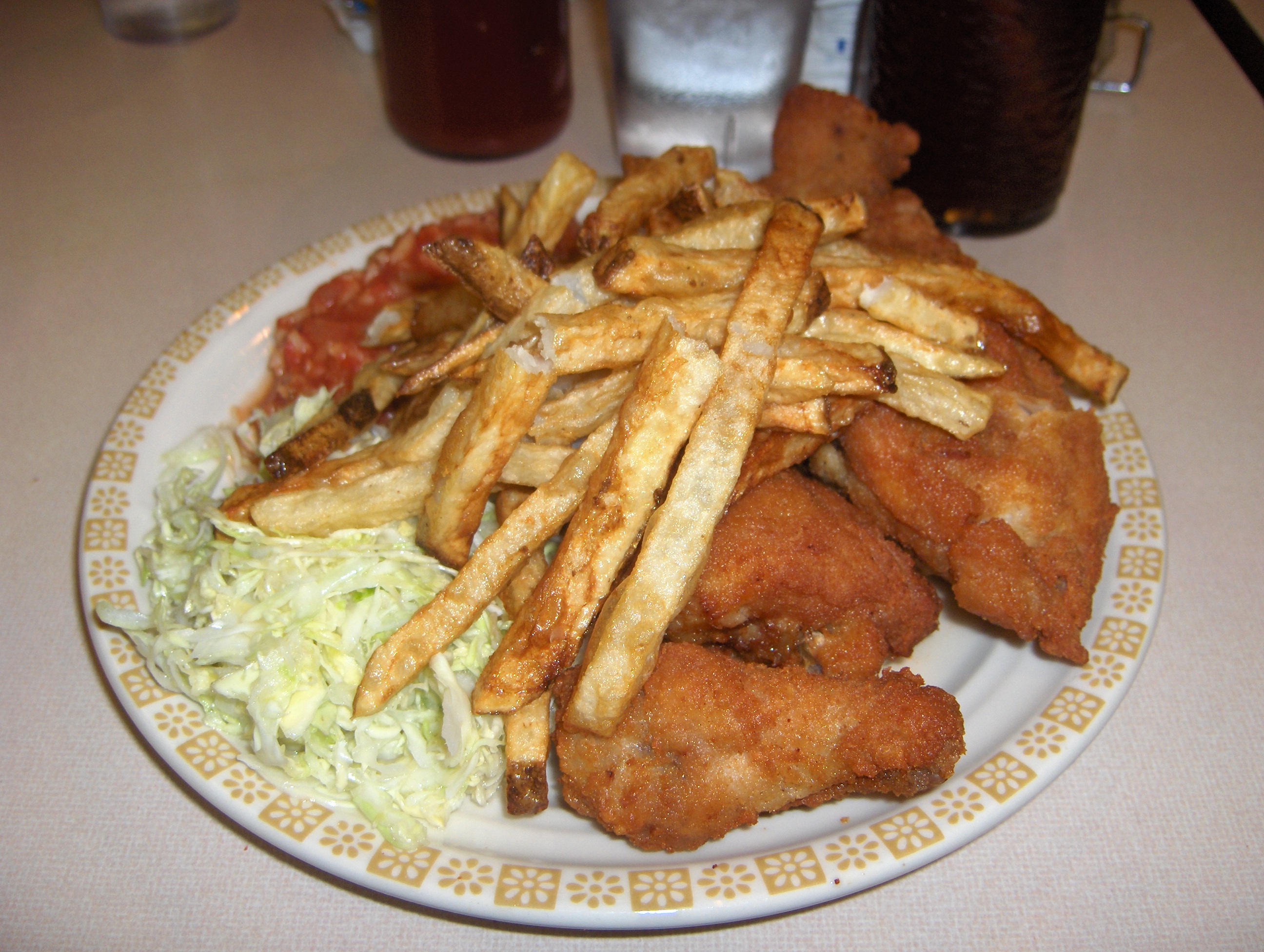 File:Fried chicken dinner, Milich's Village Inn.jpg ...