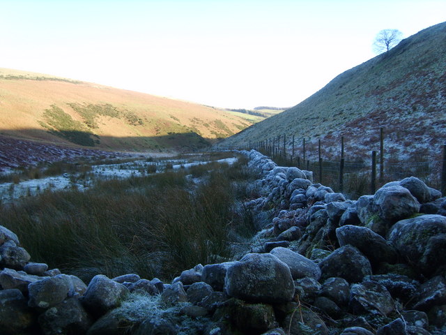 File:Frosty Wall - geograph.org.uk - 1622548.jpg