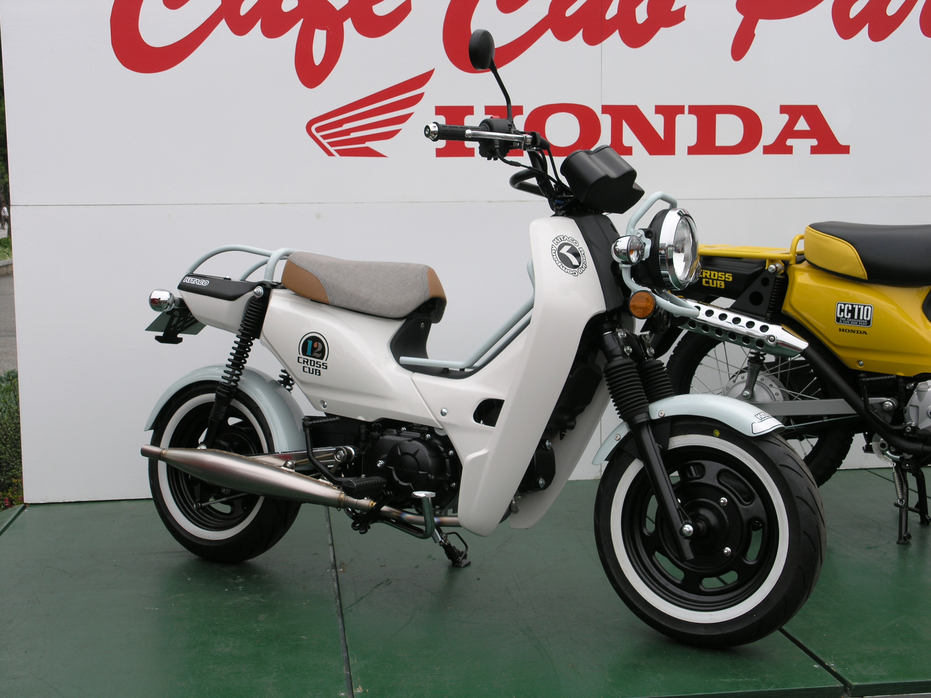 File Honda Crosscub Cc110 At Cafecub Party In Kyoto 13 05 Jpg Wikimedia Commons