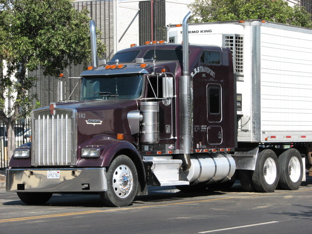 Die Kenworth Truck Company  KENWORTH_TRUCK_OLYMPIC_BLVD_LOS_ANGELES_AUGUST_29_2007_PATRICE_RAUNET_HOLLYWOOD