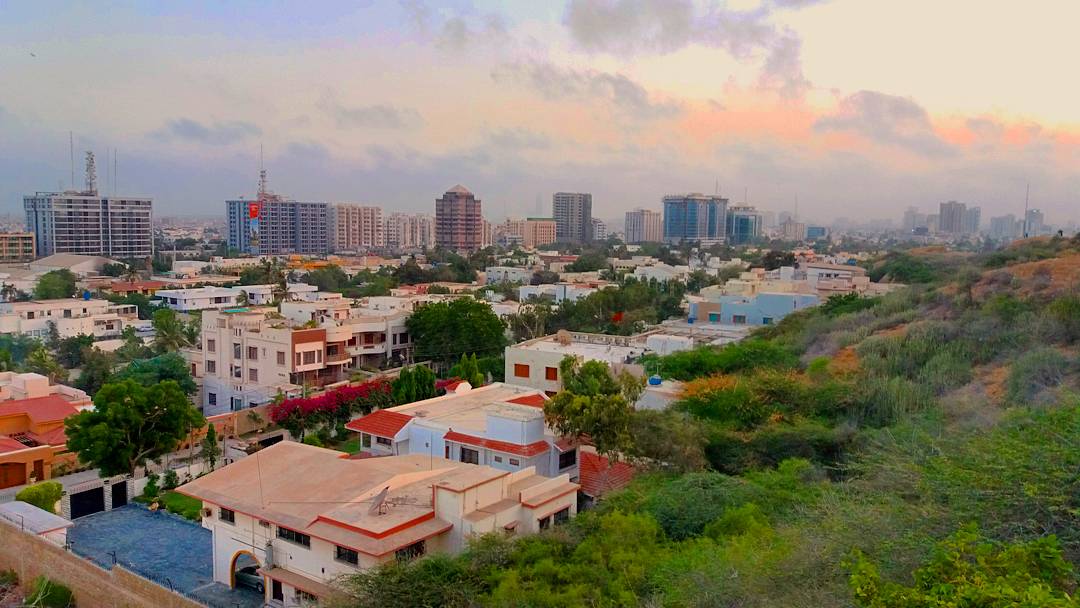 Karachi viewed from Hill Park.jpg