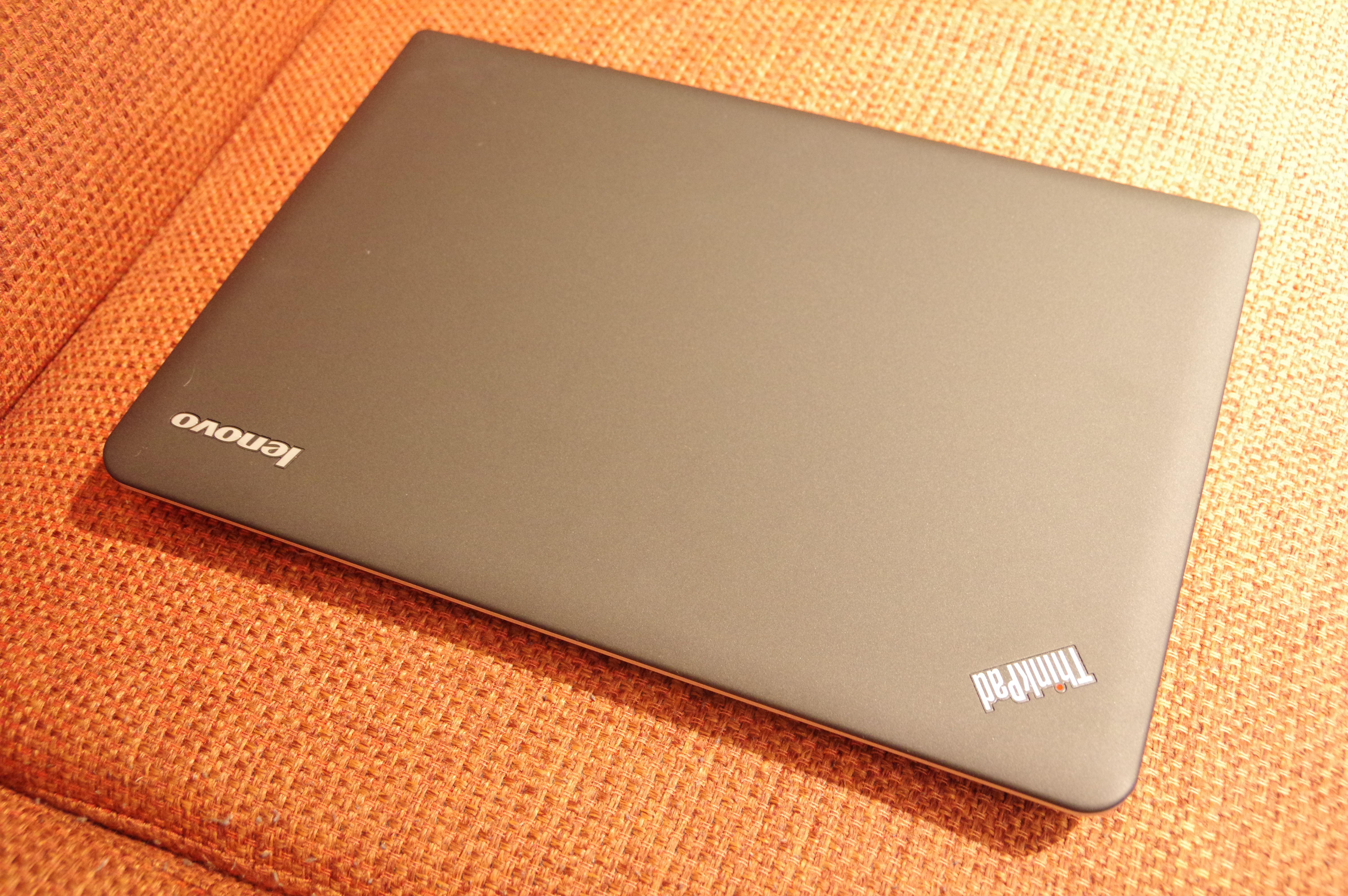 File:Lenovo ThinkPad E440 003 (15153449285).jpg - Wikimedia Commons