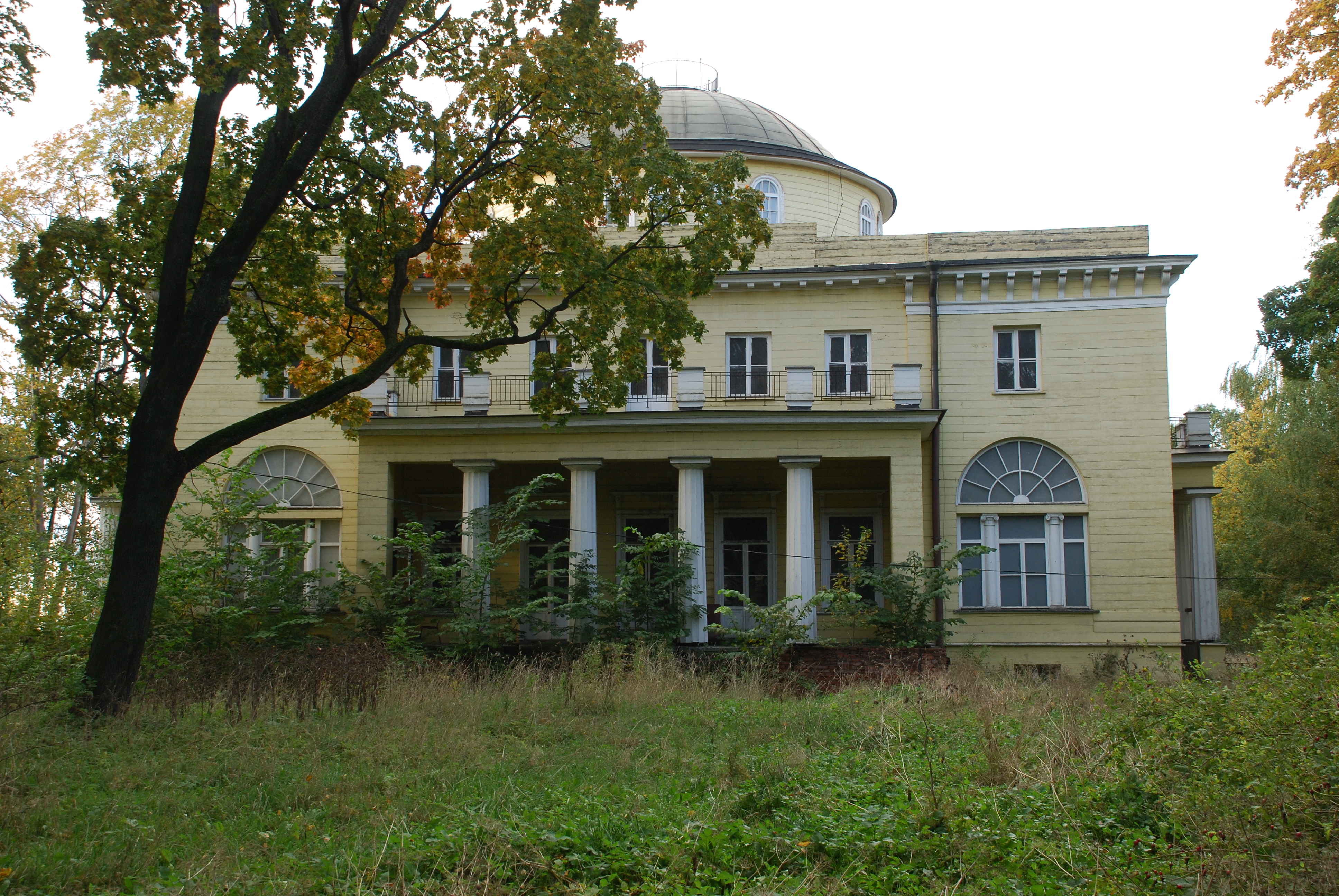 Вилла принца ольденбургского спб. Дача Долгорукова Санкт-Петербург каменный остров. Дача принца Ольденбургского на Каменном острове. Вилла принца Ольденбургского. Парк Ольденбургского Петергоф.