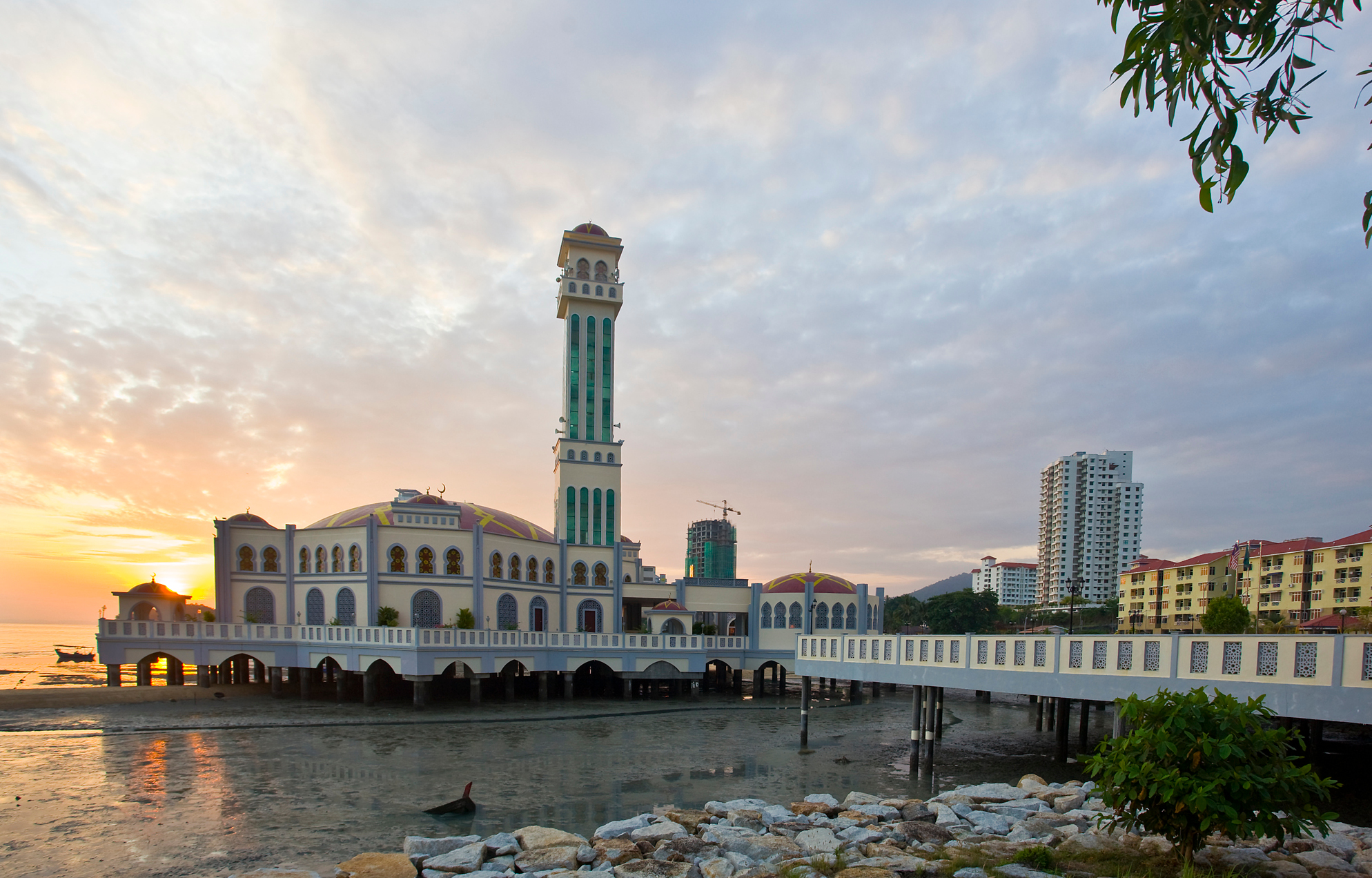 Masjid terapung tanjung bungah