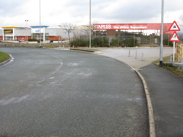 File:Retail Park, Audenshaw - geograph.org.uk - 1135169.jpg