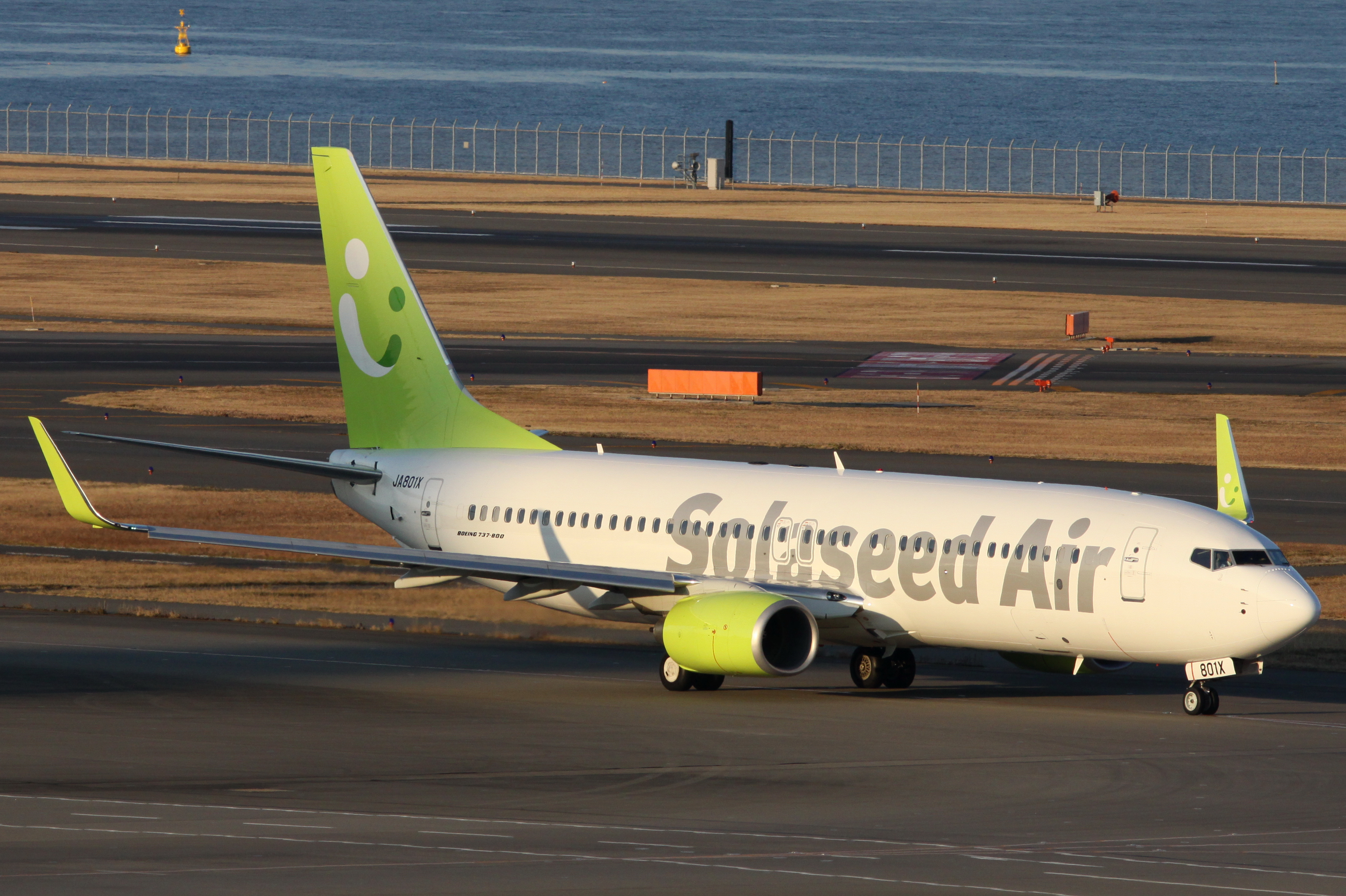 File:Solaseed Air B737-800(JA801X) (6666899487).jpg - Wikipedia