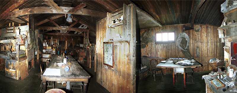 File:Terra nova hut inside.jpg