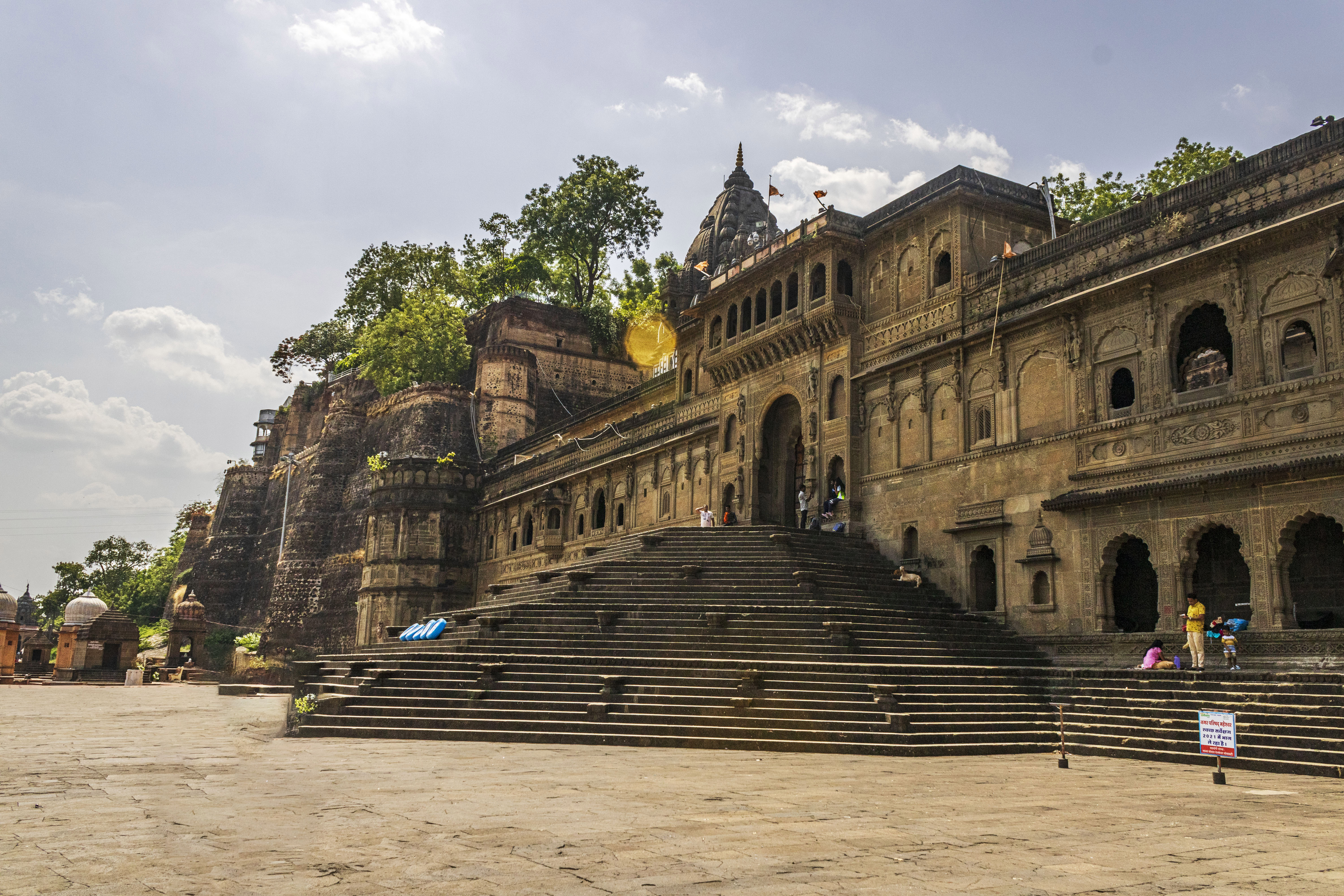 maheshwar fort