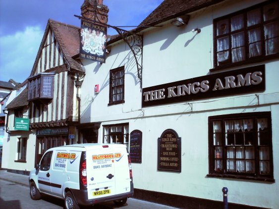 File:The Kings Arms, Hitchin - geograph.org.uk - 381761.jpg